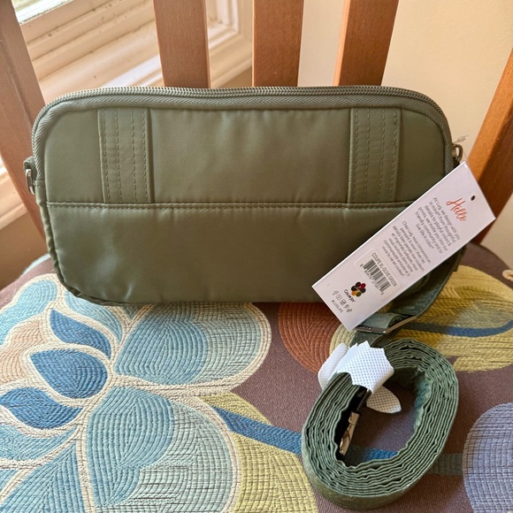 LUG Coupe XL convertible crossbody bag in Olive - Picture 2 of 3